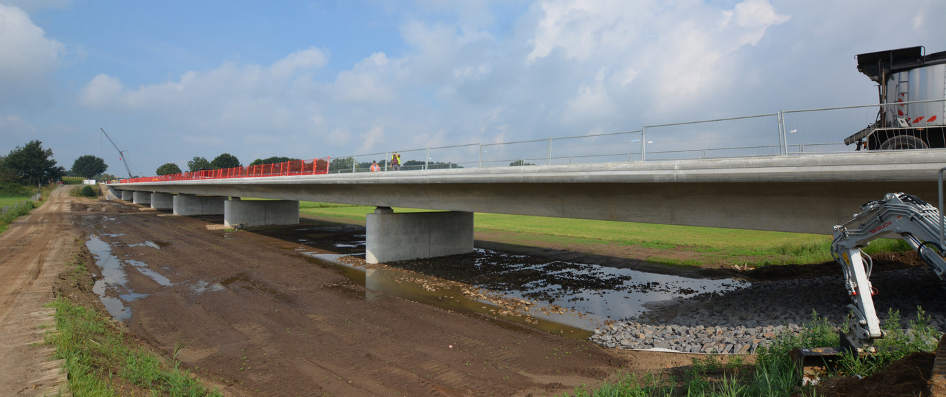 Neubau der Flutmuldenbrücke in Meppen – Entwässerung mittels ACO DRAIN® KerbDrain Bridge